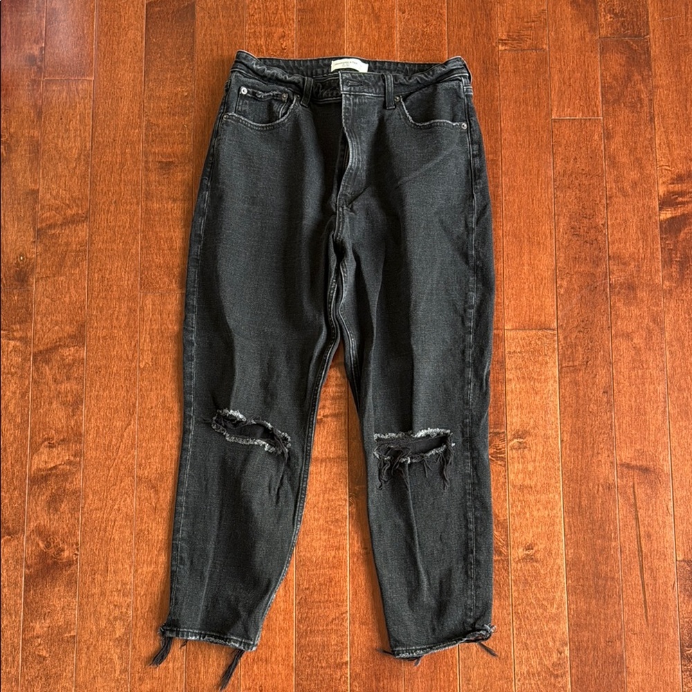 Black Distressed Jeans